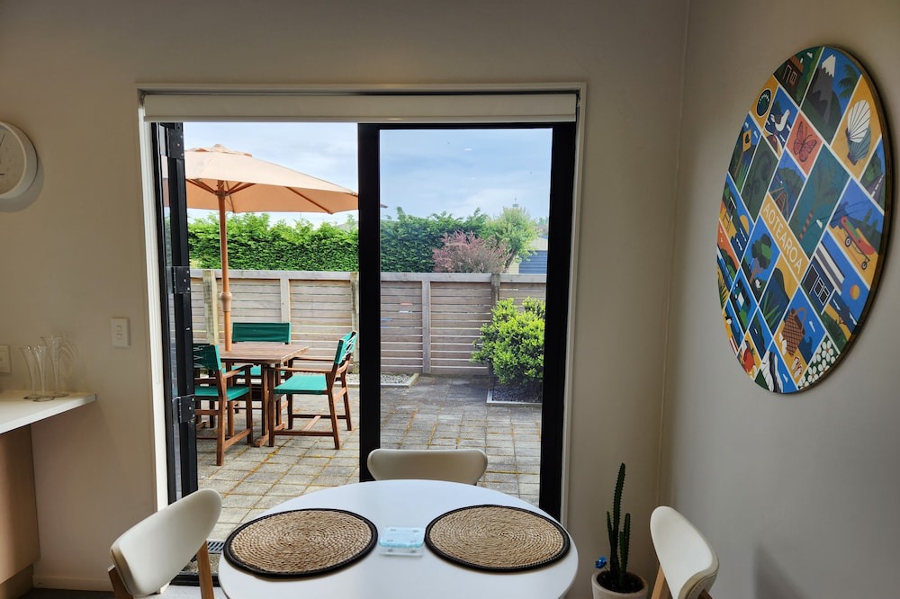 Waikanae Apartment | Chill on Trigg