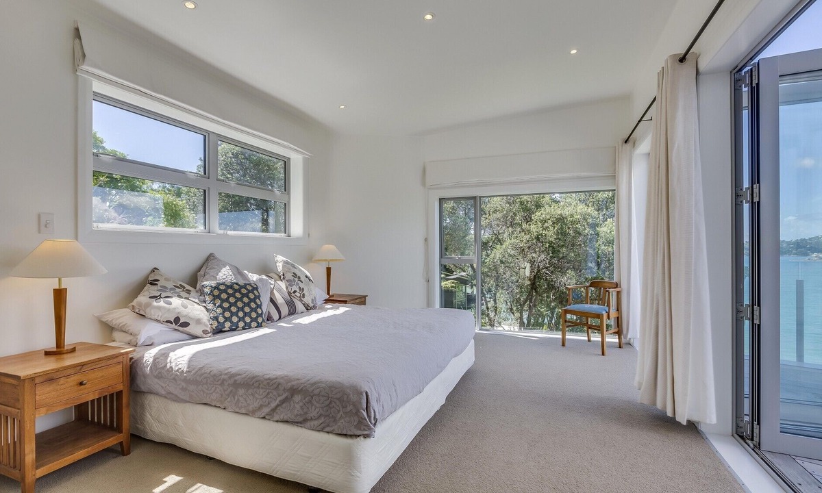 Oneroa Villa | Absolute Beachfront Oneroa