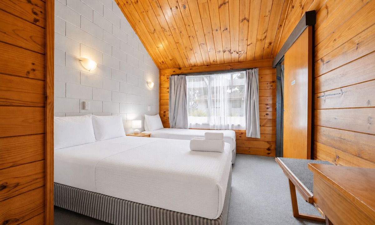 Orewa Hotel | Orewa Motor Lodge
