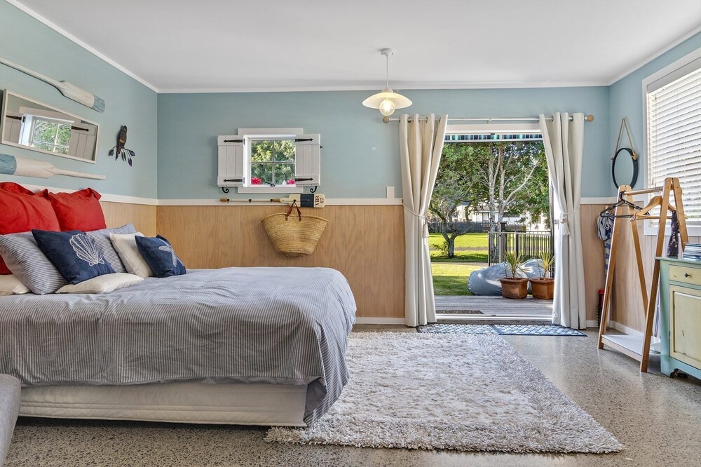 Whangamata House | Harbour View Cottage