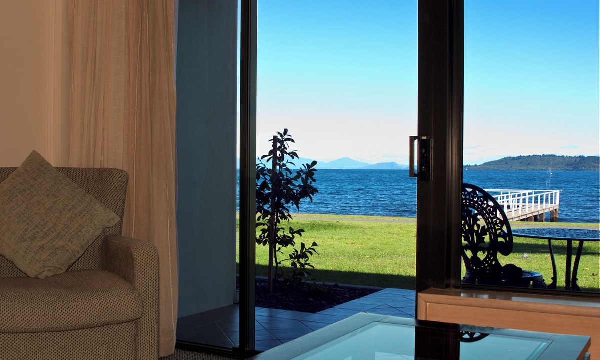 Waipahihi Hotel | Millennium Hotel and Resort Manuels Taupō