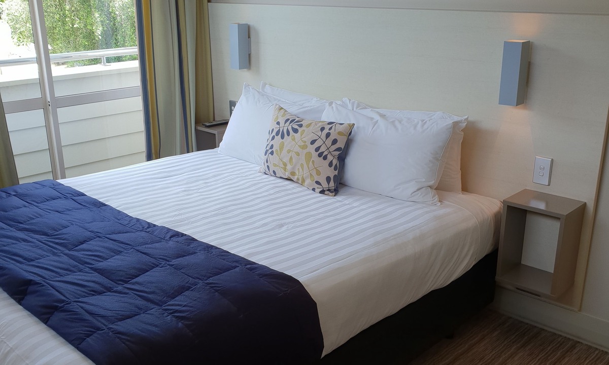 Russell Hotel | Hananui Lodge and Apartments