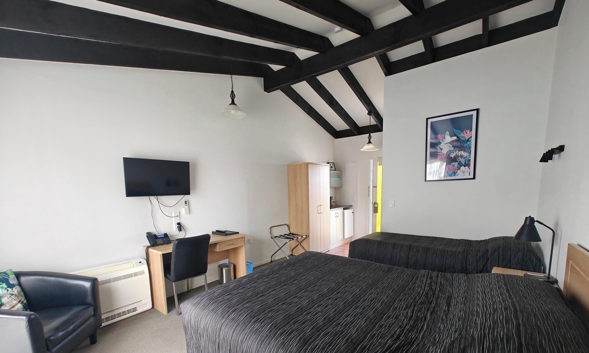 Palmerston North Hotel | Aztec Motel