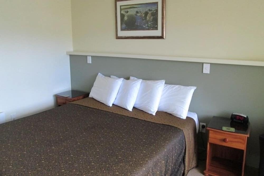 Thames Hotel | Shortland Court Motel