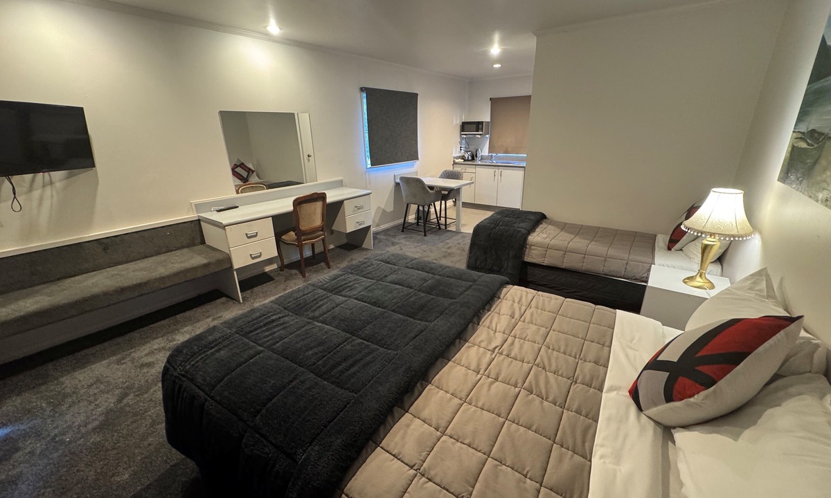 Petone Hotel | Settlers Motor Lodge