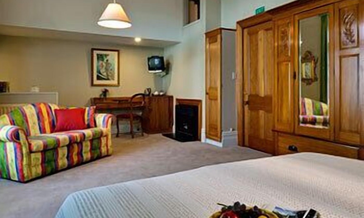 Blenheim Cabin | The Peppertree Luxury Accommodation