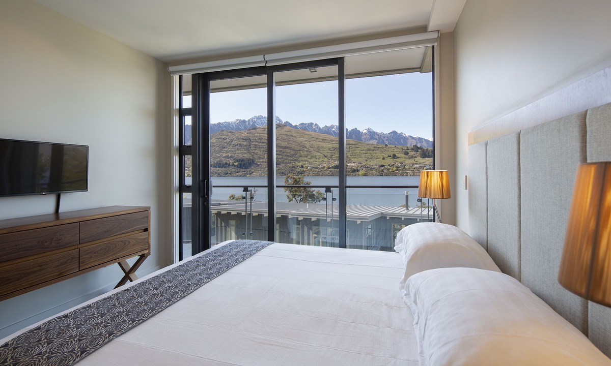 Queenstown Hotel | The Rees Hotel and Luxury Apartments