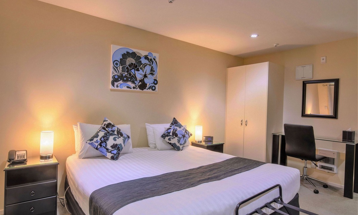 Redwood Hotel | Abbella Lodge Motel