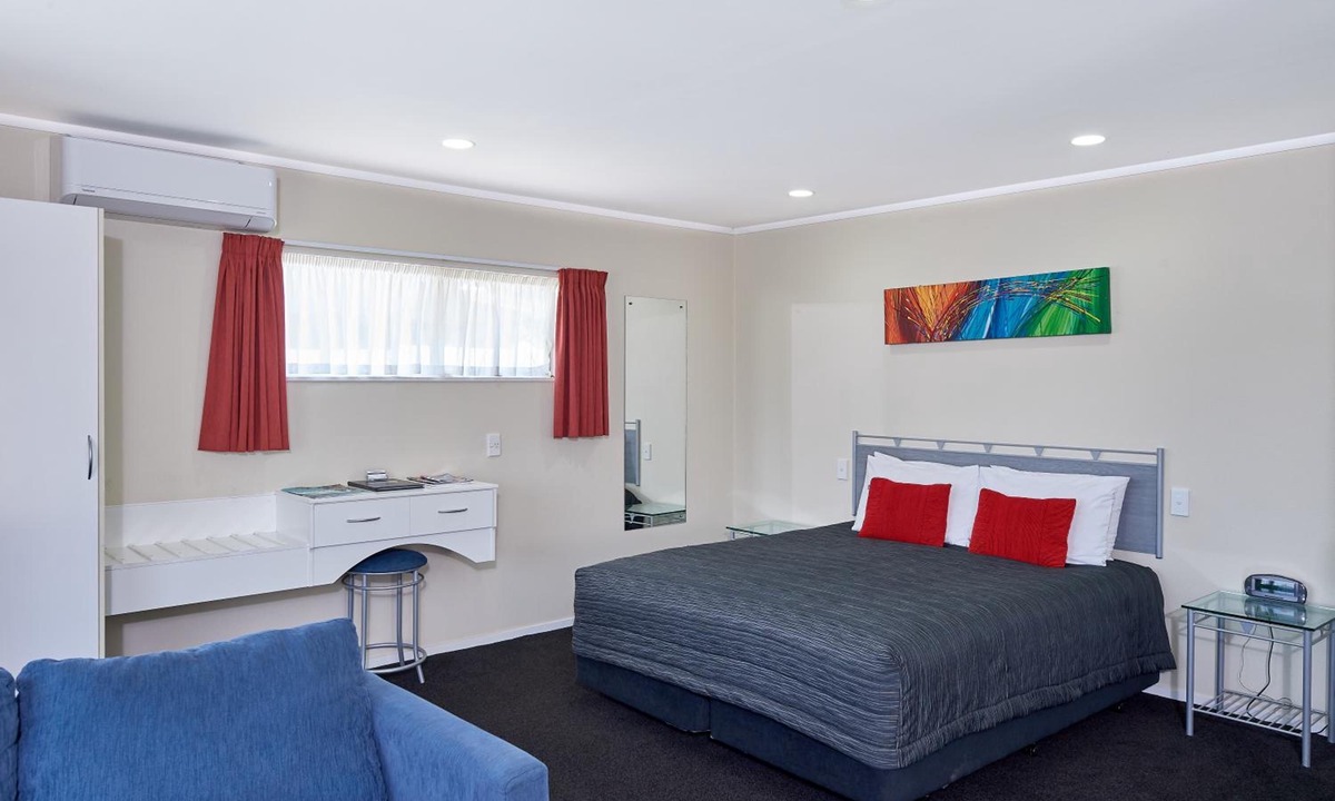 Whakatane Hotel | Livingston Motel