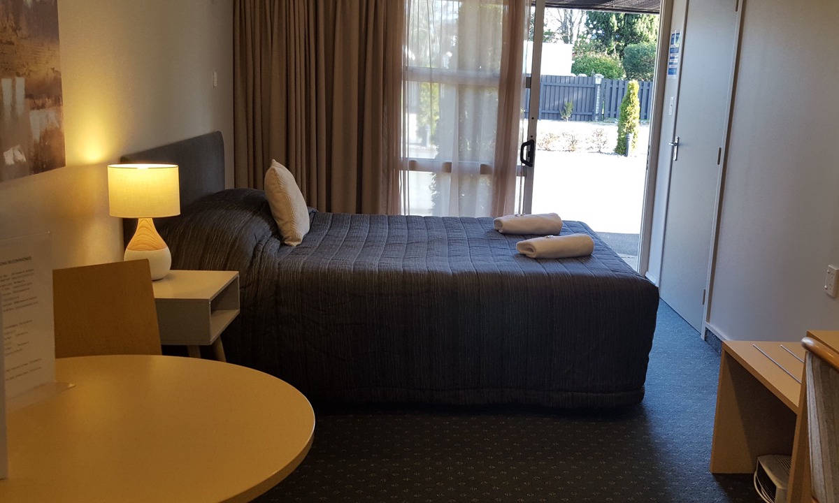Solway Hotel | Amble Inn Motel - Masterton