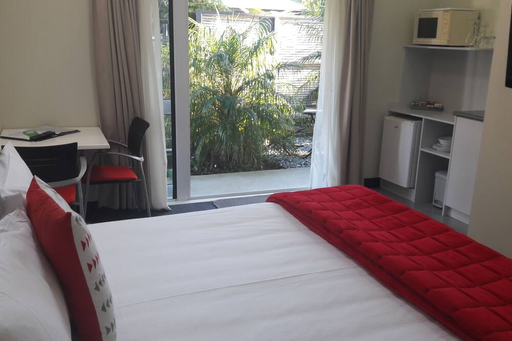 Whangamata Hotel | Southpacific Motel and Conference Centre