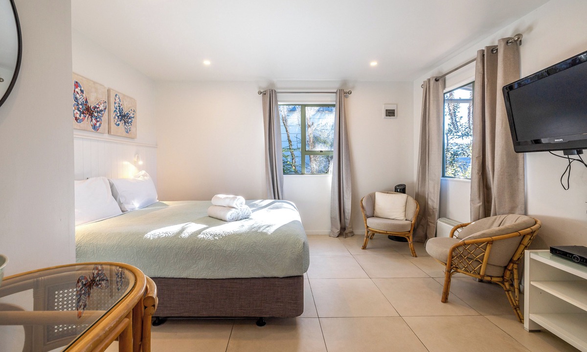 Ostend Hotel | Waiheke Island Motel