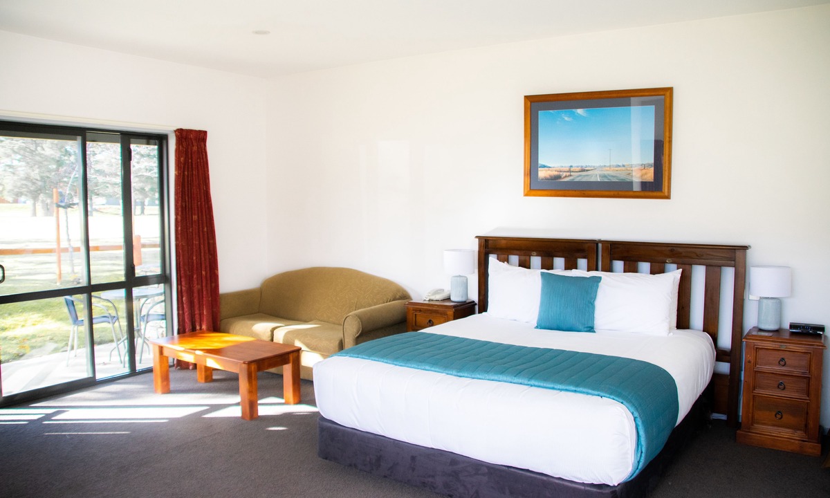 Lowburn Hotel | Carrick Lodge Motel