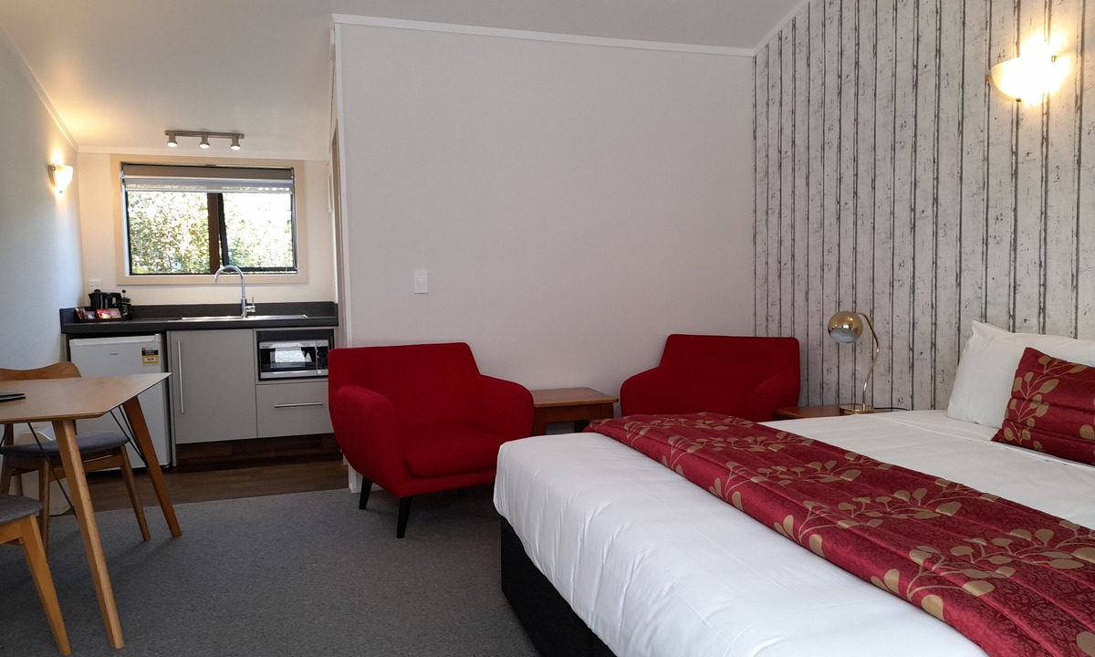 Fox Glacier Hotel | Lake Matheson Motel