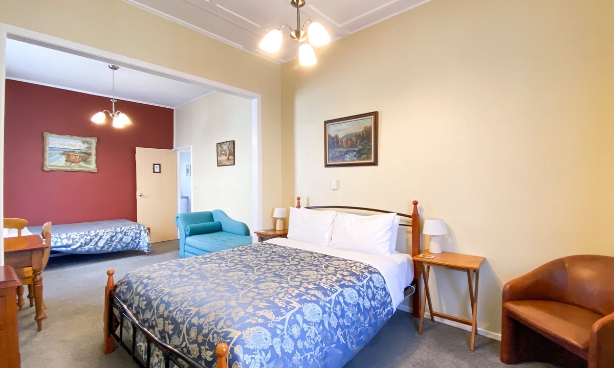 National Park Village Bed & Breakfast | Tongariro Crossing Lodge