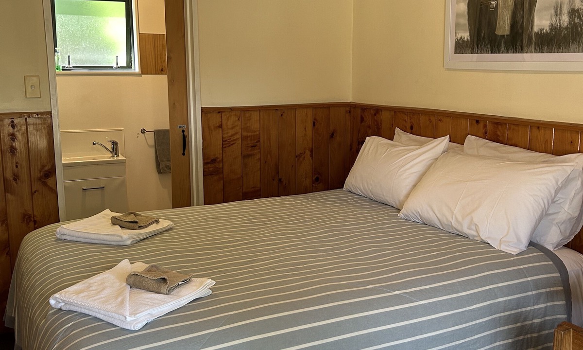 Ohaupo Hotel | Mystery Creek Motel
