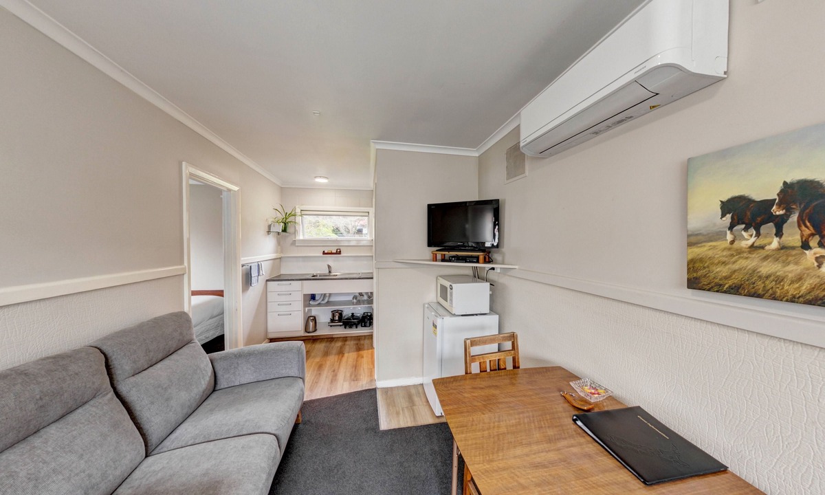 Burkes Pass Hotel | Burkes Pass Country Motel