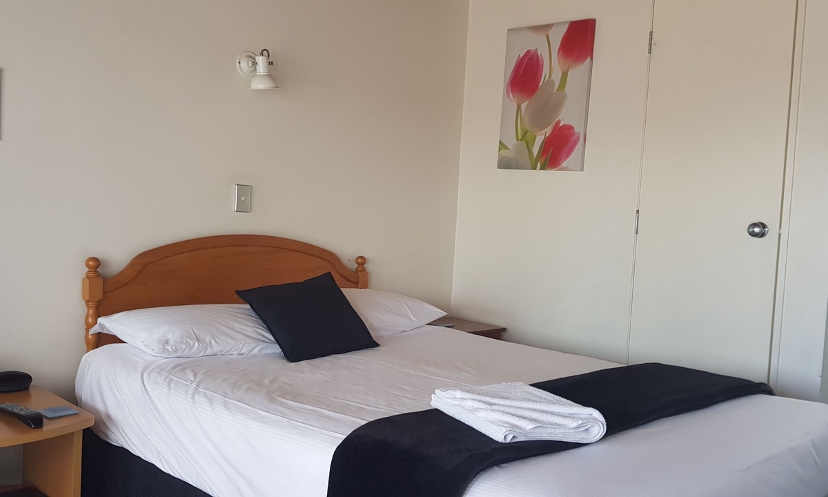 Te Puna Hotel | Accommodation Te Puna