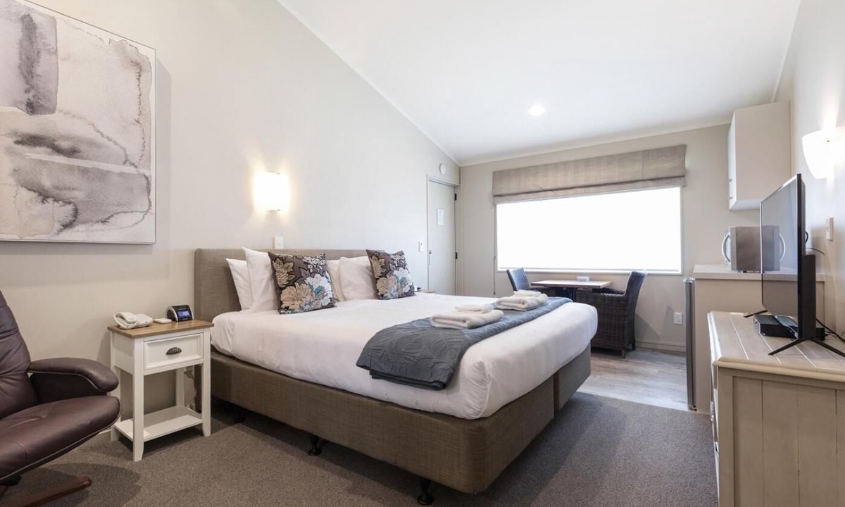 Tauranga South Hotel | Colonial Court Motor Inn