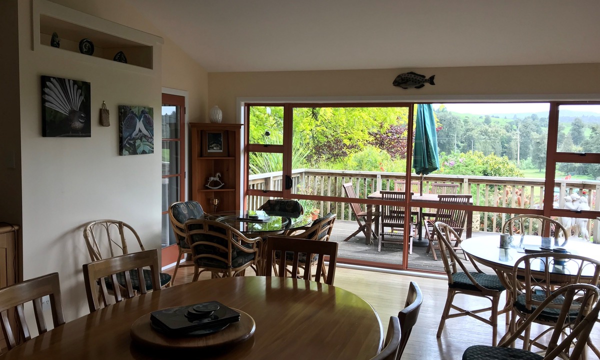 Waitomo Caves House | Waitomo Caves Guest Lodge