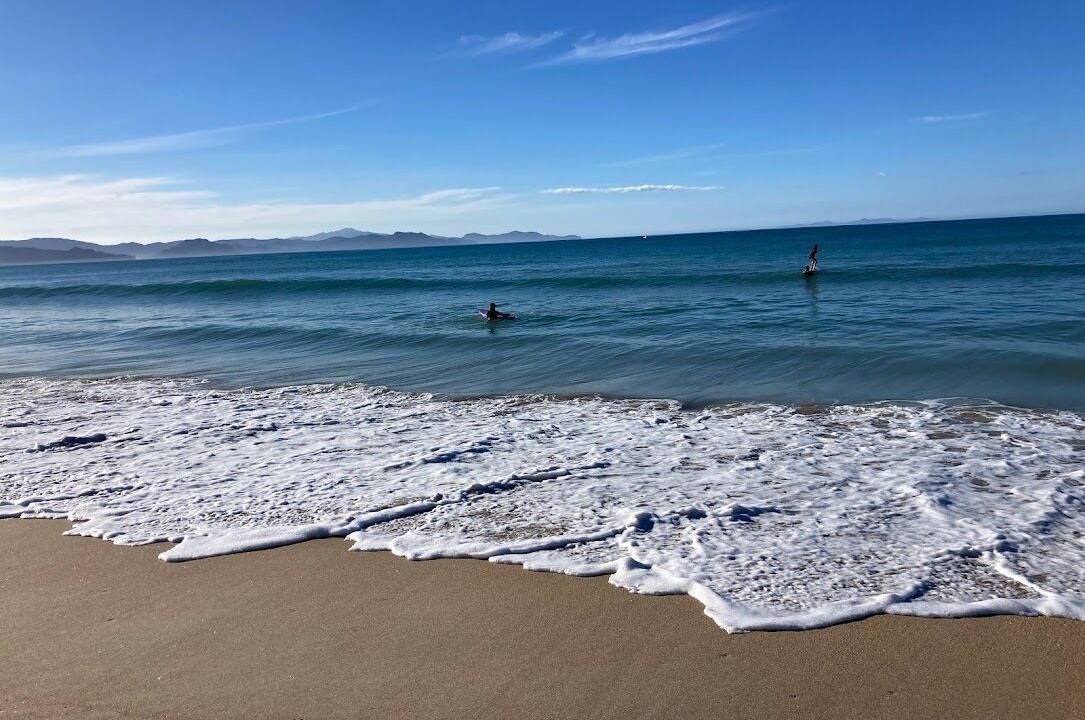 Kuaotunu Cottage | "Beach Baby" Cottage is a 3 min flat walk to the long sandy beach. Fab swimming