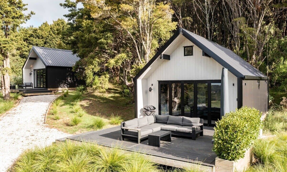 Mangawhai Villa | Ultimate Retreat: Lux Villa w/Stunning Views