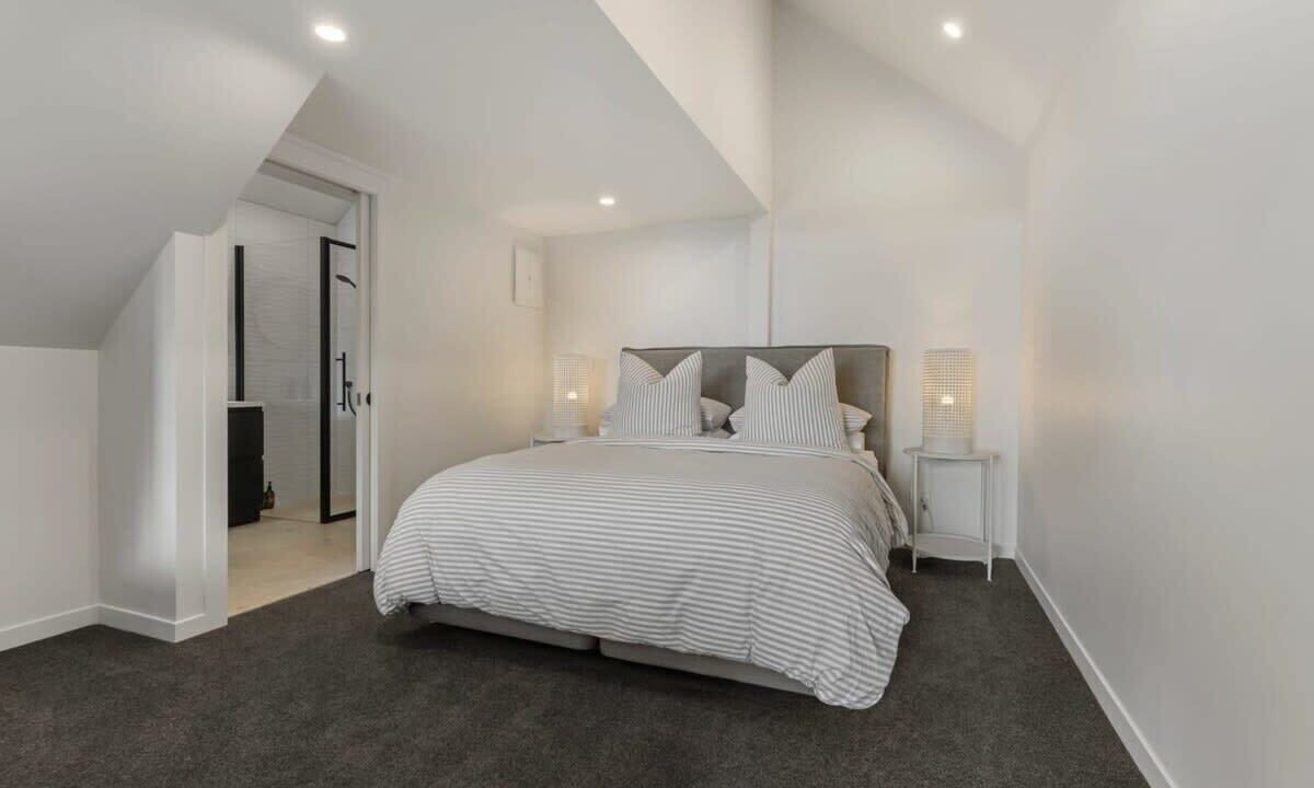 Mangawhai Villa | Luxury Villa: Romantic Escape w/Breathtaking Views