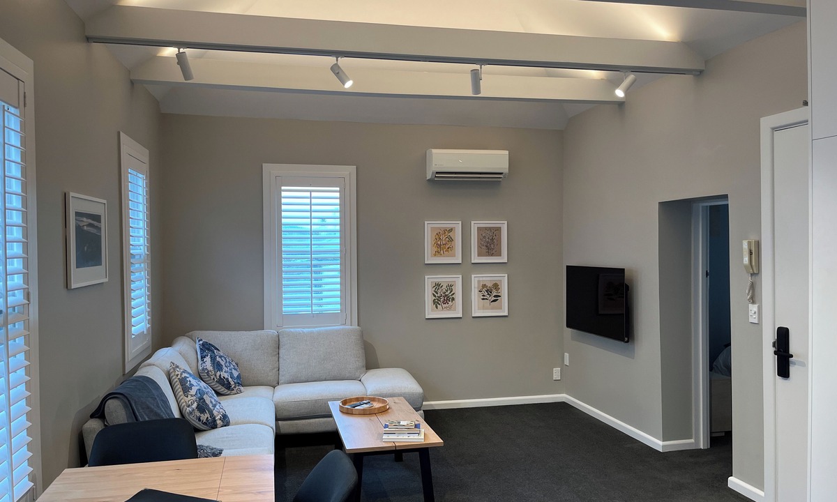 Thorndon Apartment | Tinakori Village Retreat - Renovated apartment in a charming heritage building