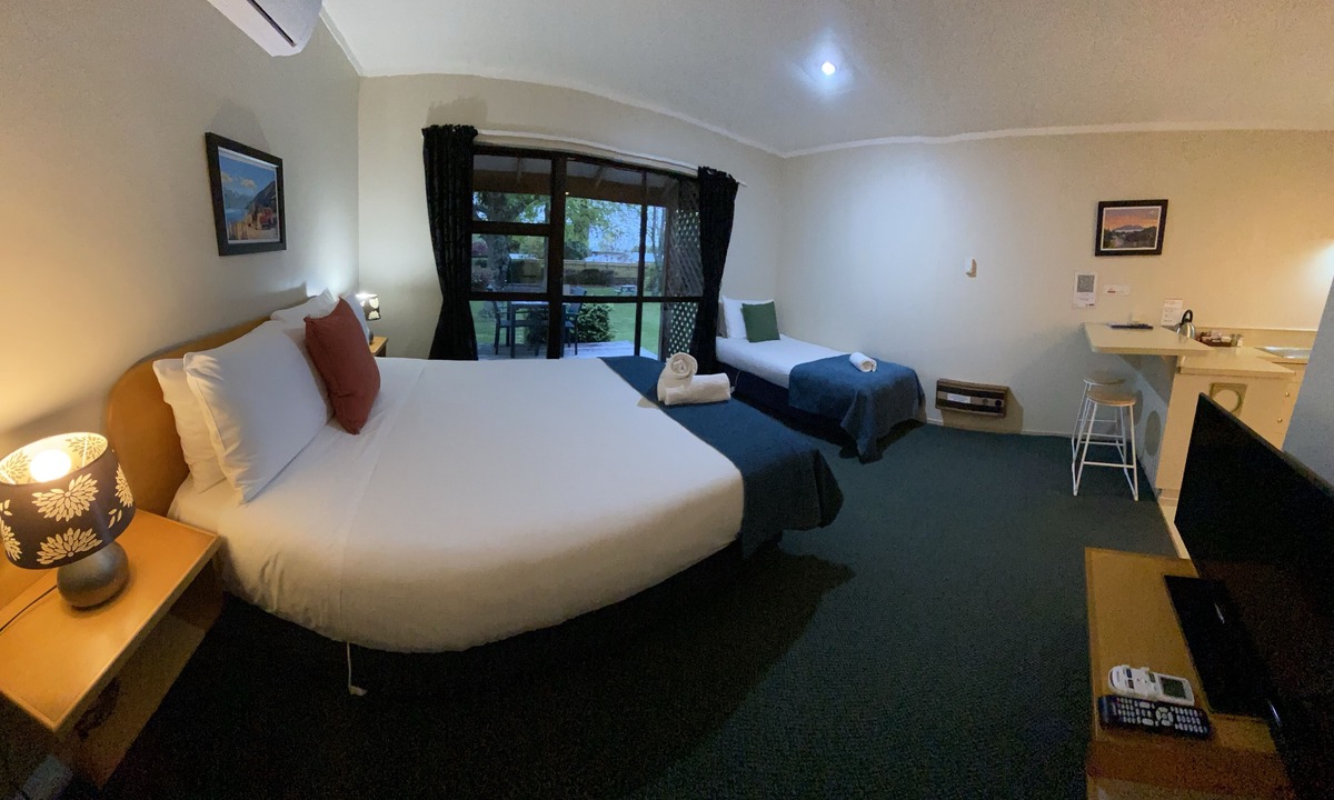Motuoapa Cottage | Motuoapa Bay Chalets