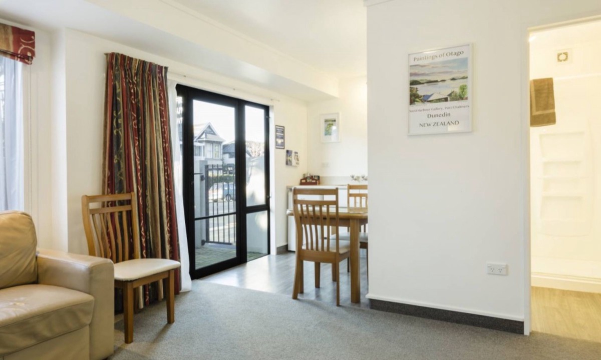 North Dunedin Apartment | 755 Regal Court