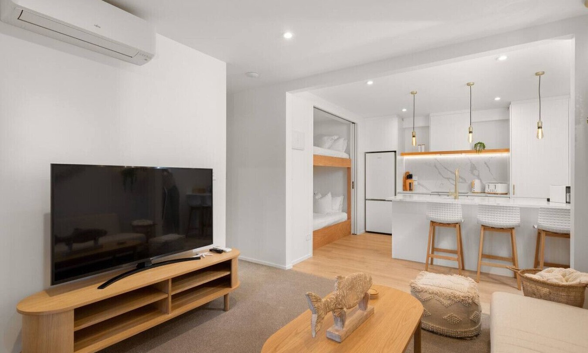 Mission Bay Apartment | Luxury Apart, Garden Views, Full Laundry, Kitchen