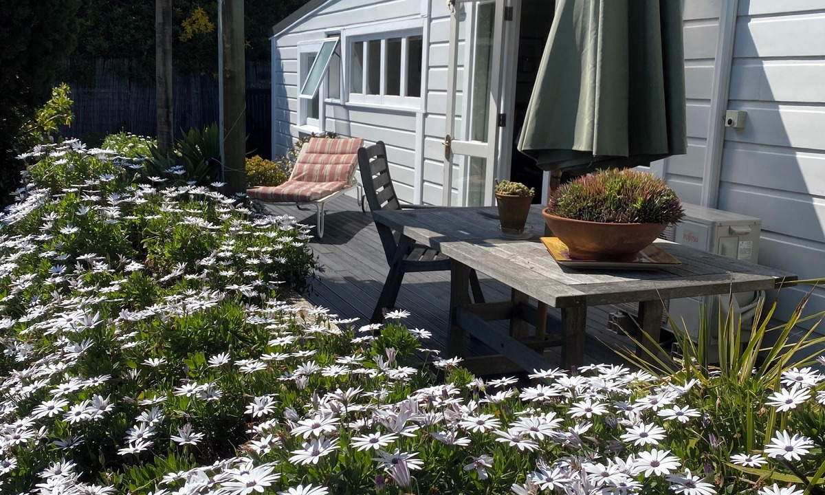 Miramar House | Miramar Bungalow, Wellington Garden Oasis