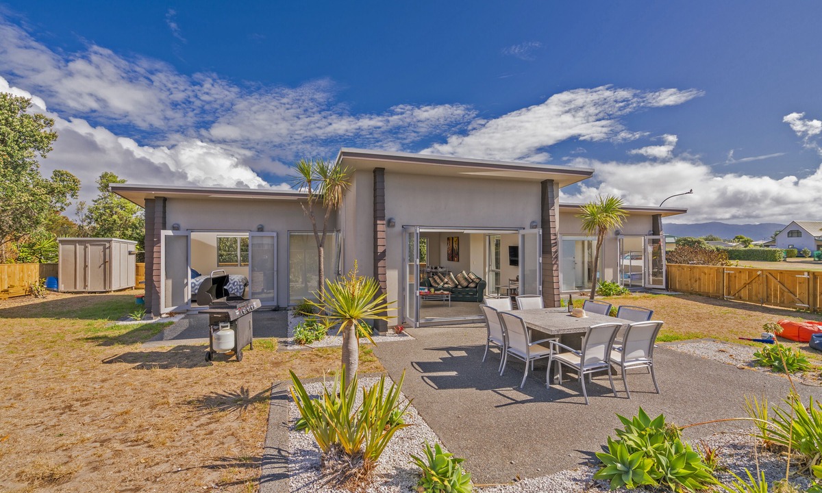 Matarangi Cottage | Titoki Magic - Matarangi Holiday Home