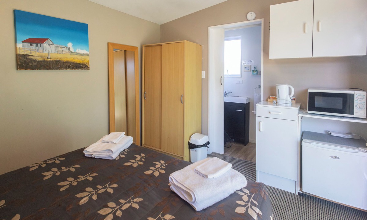Fernside Cabin | Rangiora Eco Holiday Park
