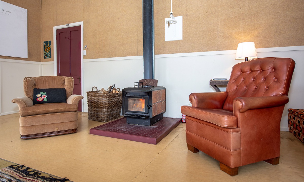 Beaumont House | Groups, families or couples retreat! Character!