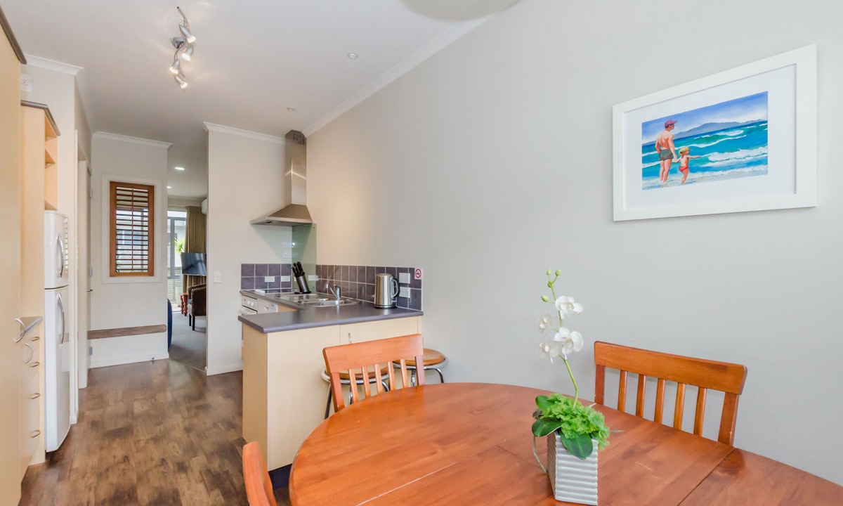 Raumati Beach Apartment | Raumati Sands Resort
