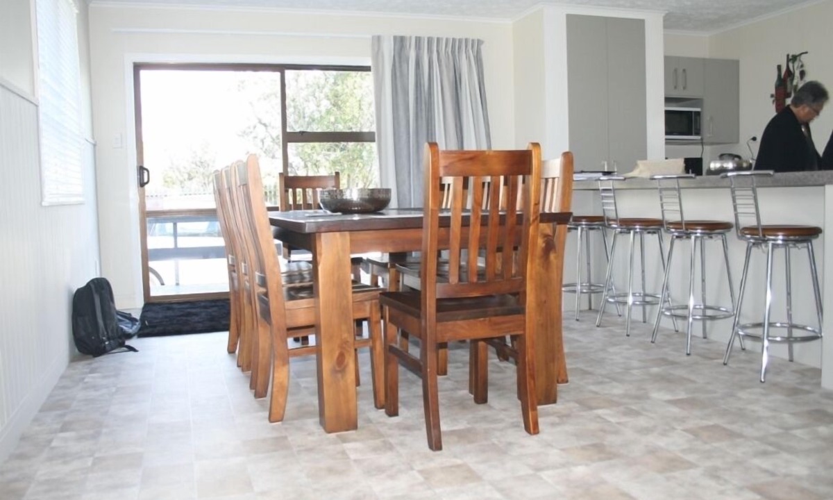Whakatane House | Stunning holiday home close to beach