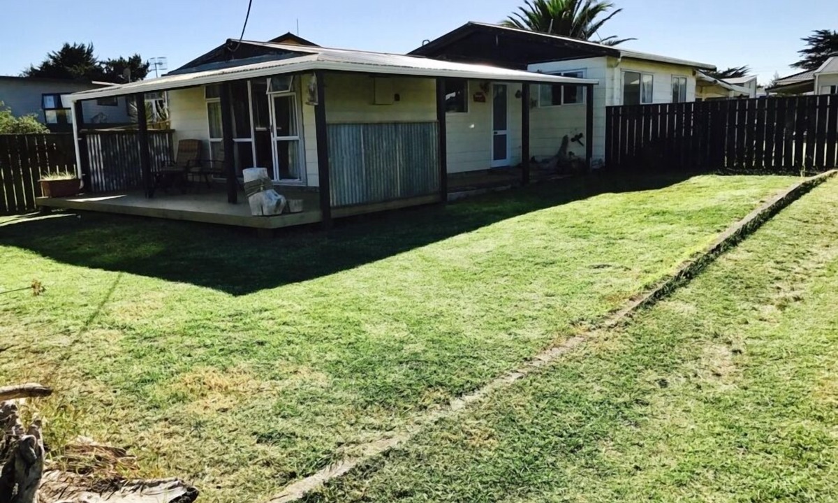 Himatangi Beach House | R n R at Himatangi Beach