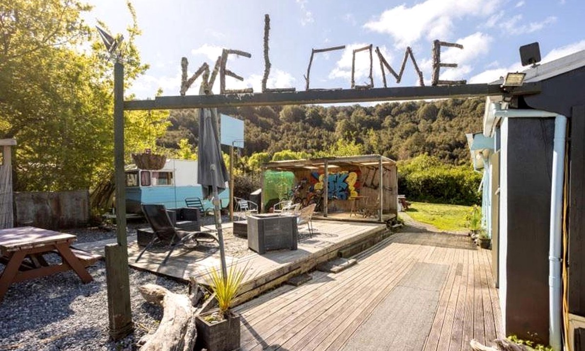 Taylorville Cabin | Room for Three in a Holiday Lodge near Greymouth, New Zealand