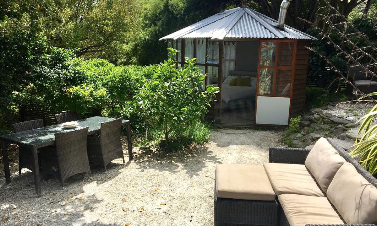 Kenepuru Head RV Rental | Rustic Holiday Rental with Beautiful Views of Kenepuru Sound in South Island