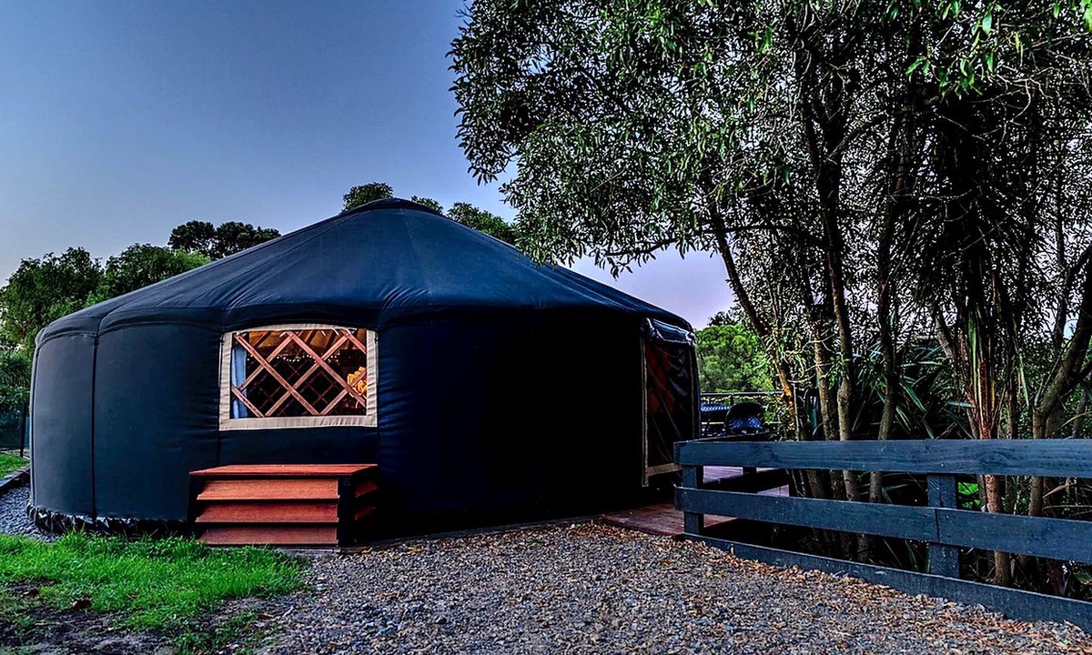 Thornton Cabin | Enchanting Bay of Plenty Accommodation Ideal for Glamping, North Island