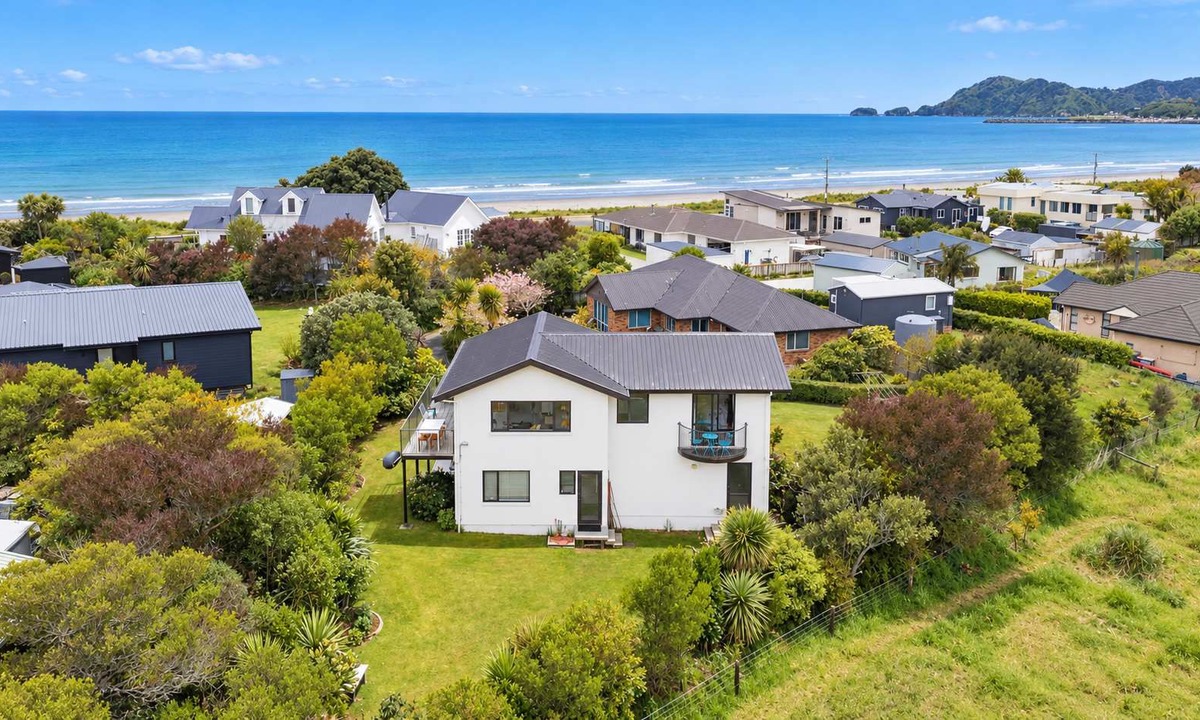Pohara House | Pohara Escape - Bright Interiors & Scenic Views