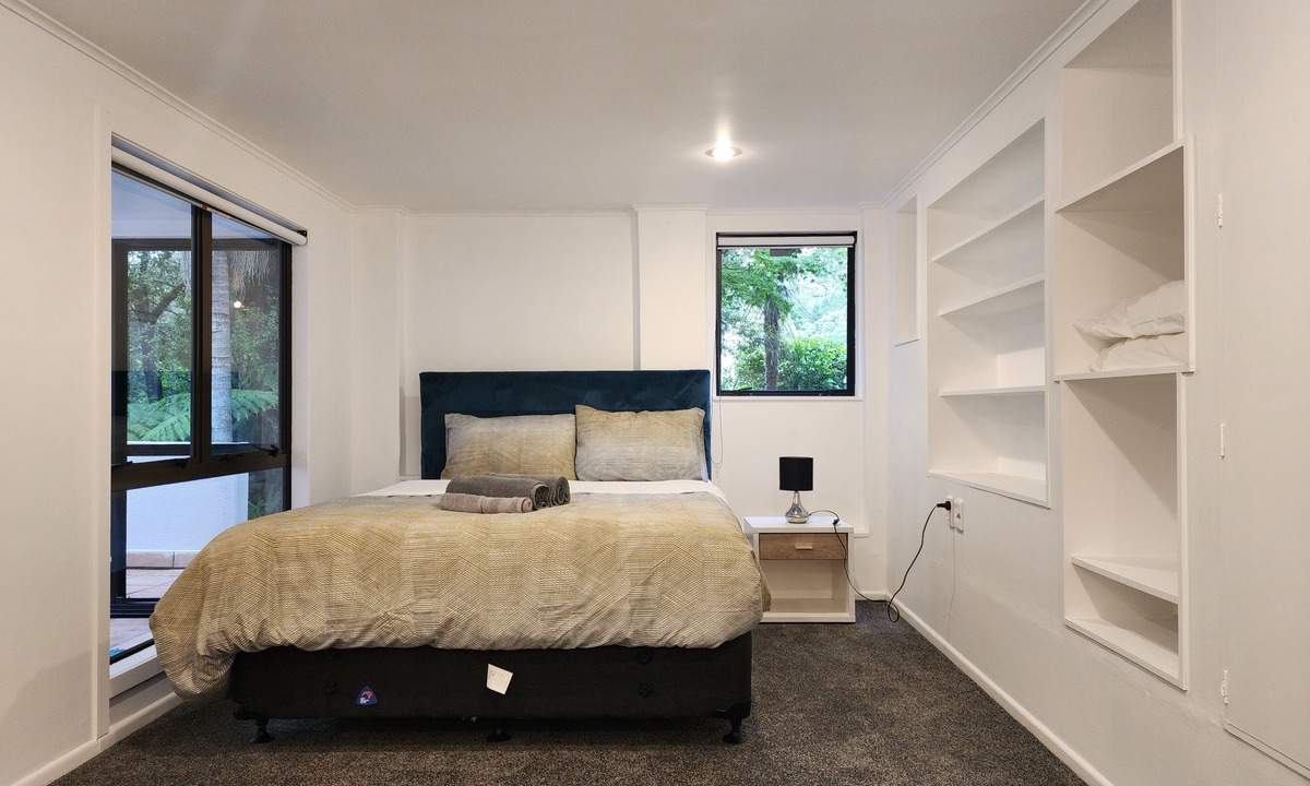 Birkenhead House | Entire Ground-floor: Spacious 145m2