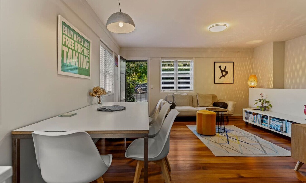 Kingsland Apartment | Central 4BR Nook with Backyard by Western Springs