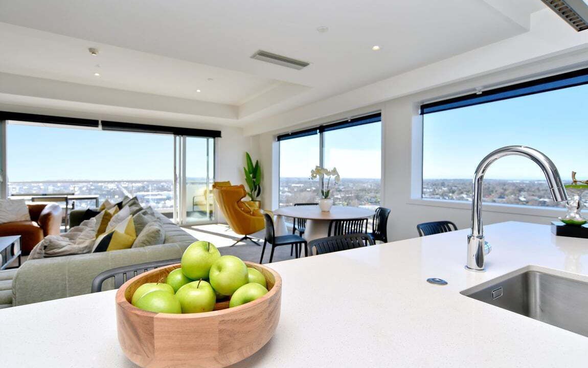 Christchurch City Centre Apartment | Pacific Horizon - Luxury Sky Suite 19th Floor City Views