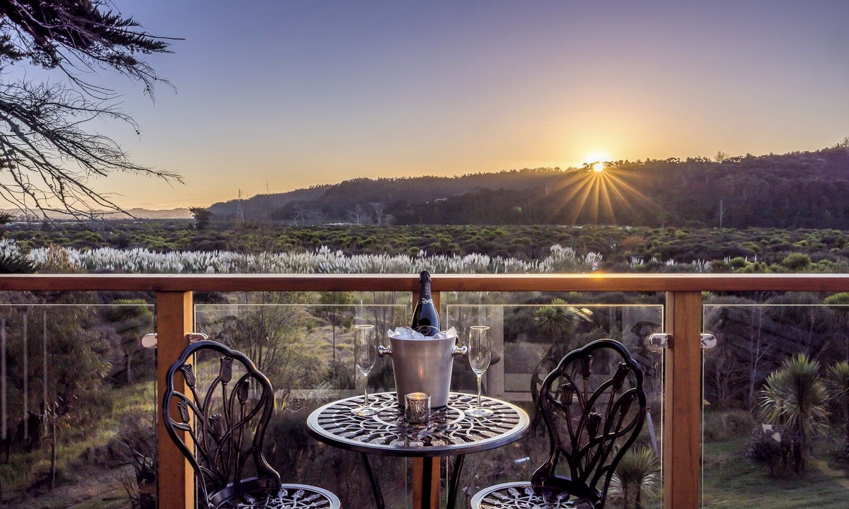 Kaukapakapa House | Manuka Bliss Heights - Close to Thermal Hoot Pool