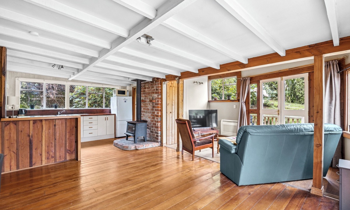 Warrington House | Beach bach in Warrington - pet and kid friendly