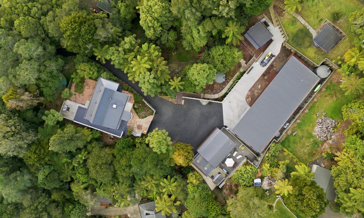 Okere Falls House | Okere Bush Retreat - Sauna, Spa, Sleeps 8