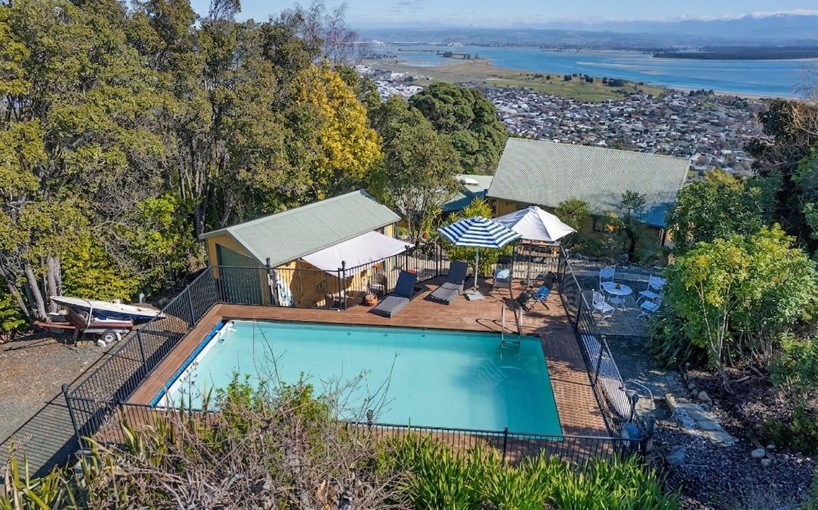 Britannia Heights House | Hilltop Ocean Views - Outdoor Baths & Pool