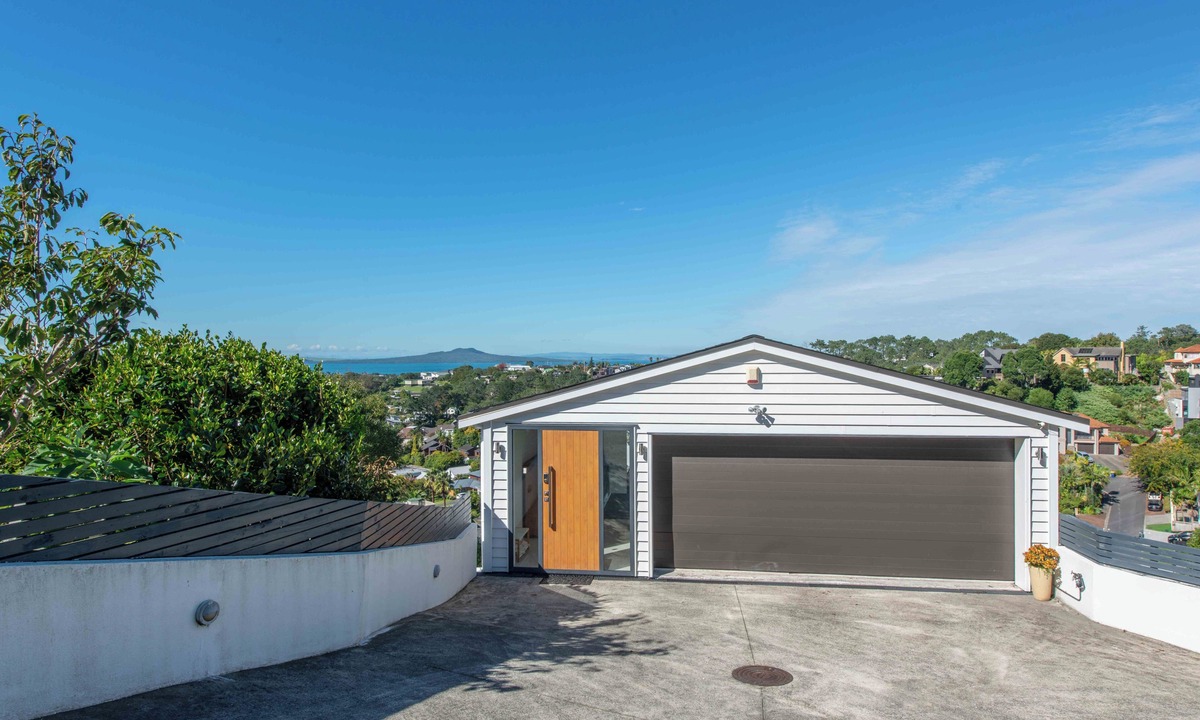 Murrays Bay House | Panoramic Sea views 6BR Getaway @ Murrays Bay